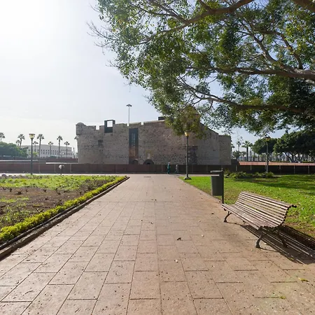 In Palmas Near Canteras * Лас-Пальмас-де-Гран-Канария